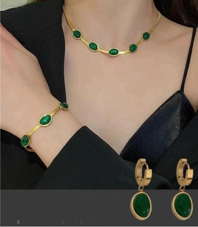 Oval Green Crystal Pendant Necklace