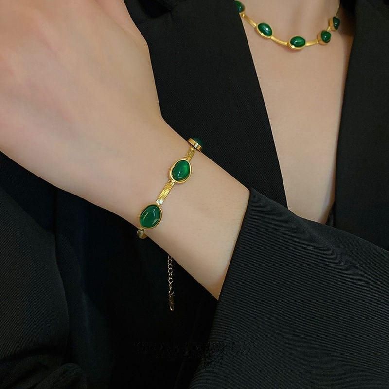 Oval Green Crystal Pendant Necklace